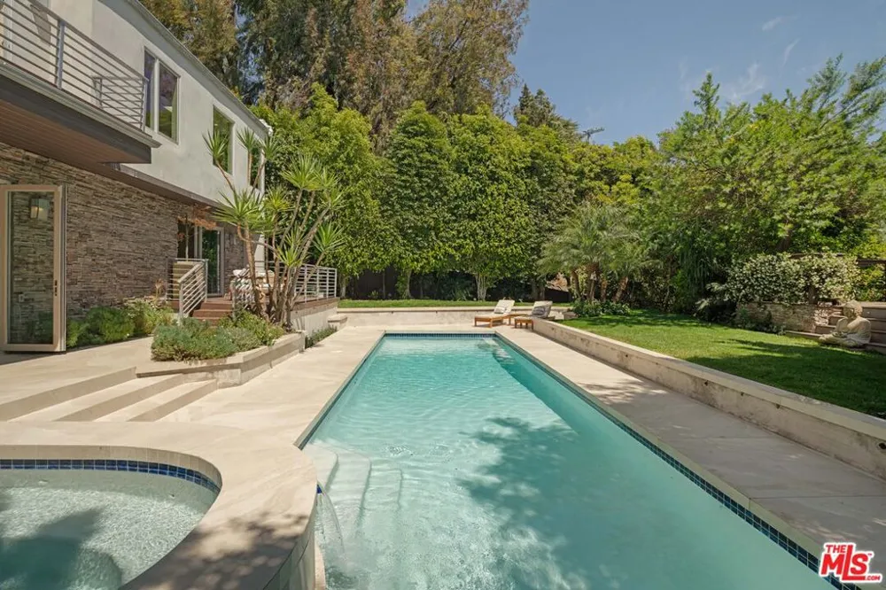 3084 Franklin Canyon Drive Beverly Hills, CA 90210