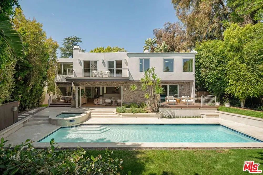 3084 Franklin Canyon Drive Beverly Hills, CA 90210