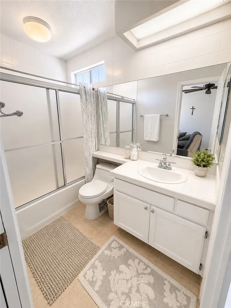 14666 Robin Helendale, CA 92342