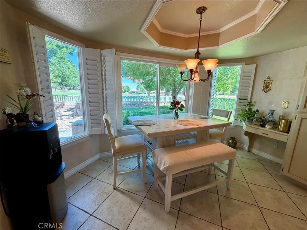14666 Robin Helendale, CA 92342