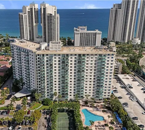 19370 Collins Ave #626