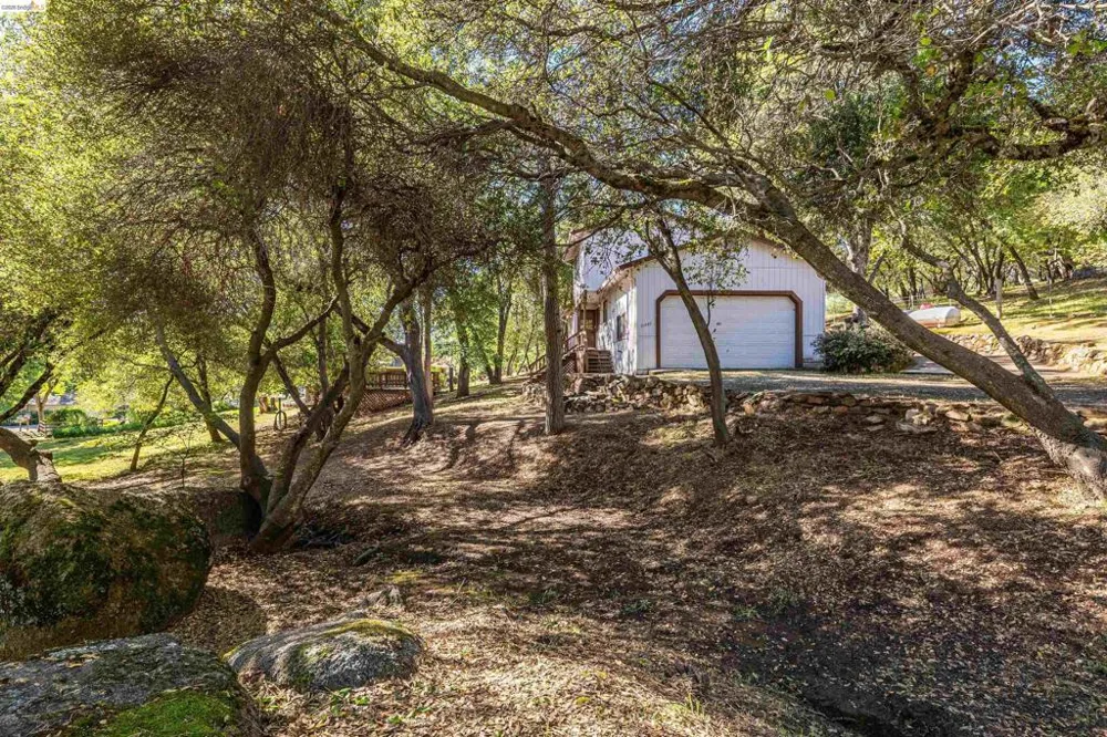 21882 El Oso Way Sonora, CA 95370