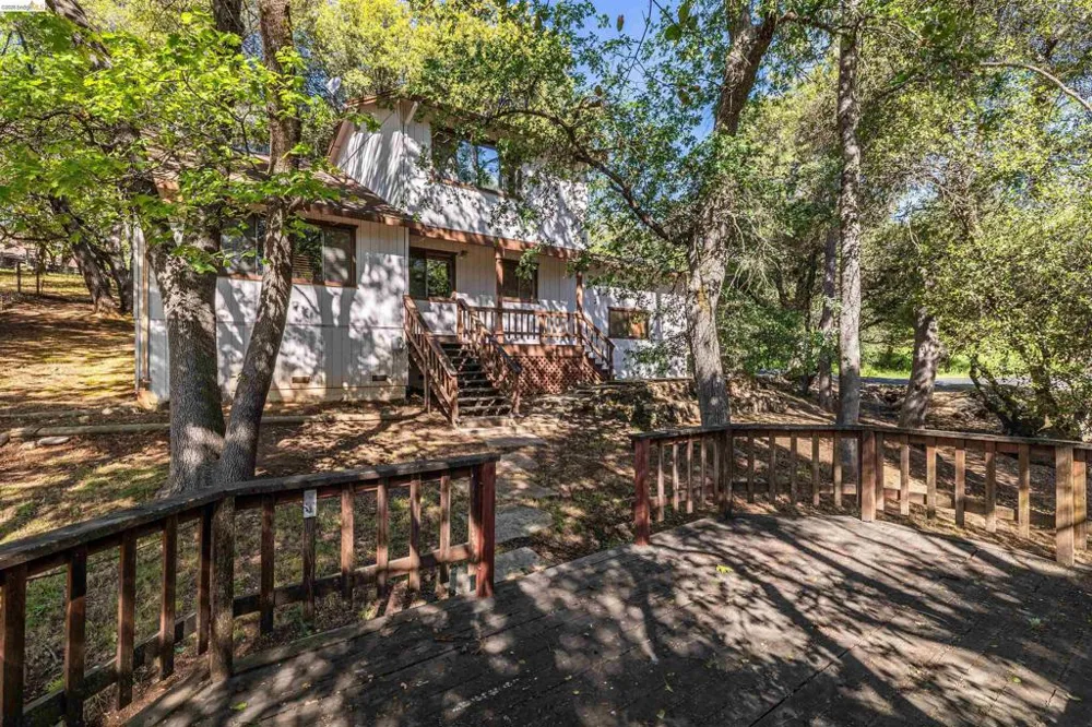 21882 El Oso Way Sonora, CA 95370