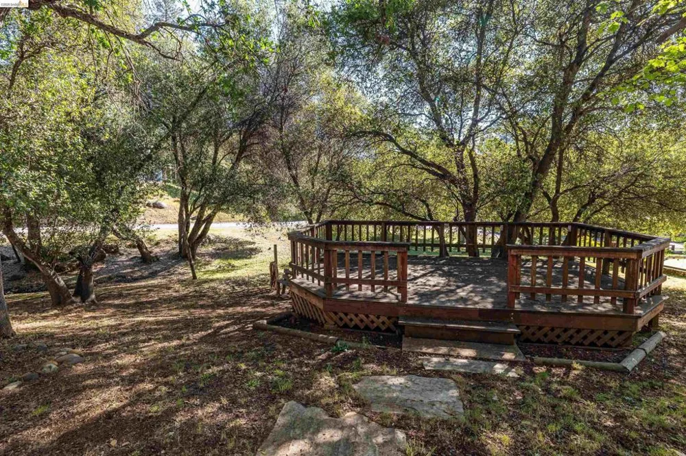 21882 El Oso Way Sonora, CA 95370