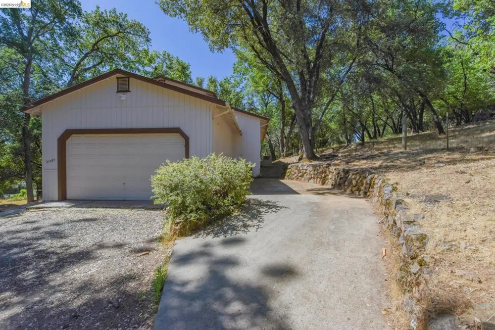 21882 El Oso Way Sonora, CA 95370