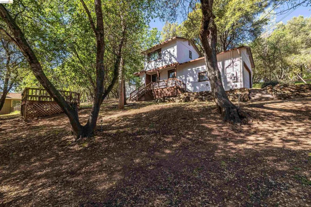 21882 El Oso Way Sonora, CA 95370
