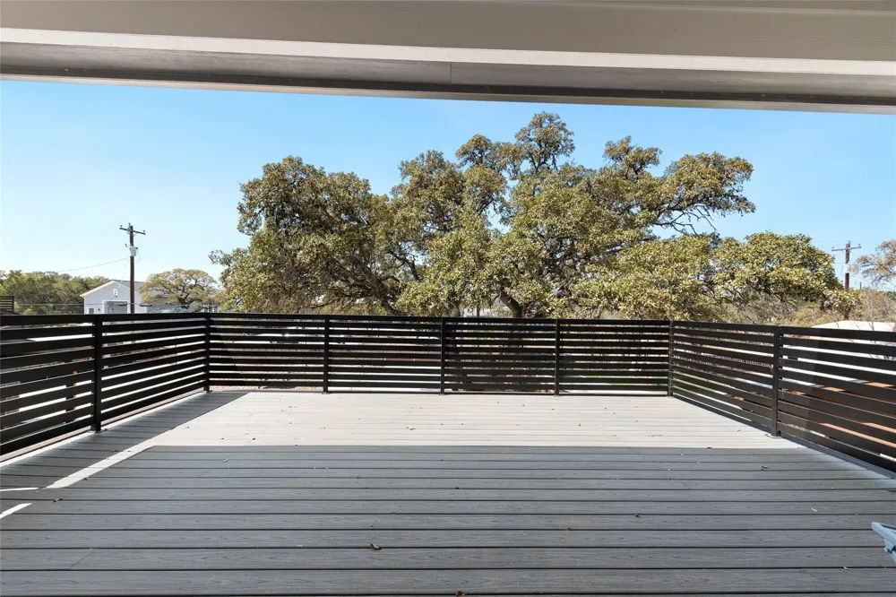 2758 Lakeshore Drive Canyon Lake, TX 78133