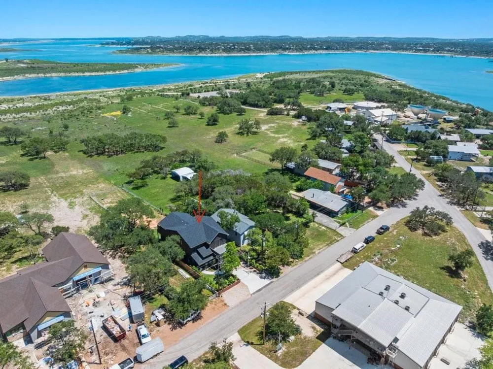 2758 Lakeshore Drive Canyon Lake, TX 78133