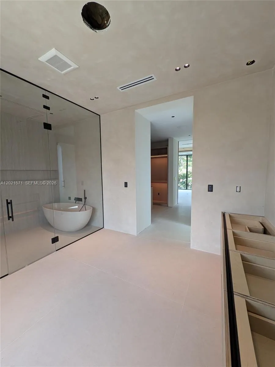 528 NE 13th Ave Fort Lauderdale, FL 33301