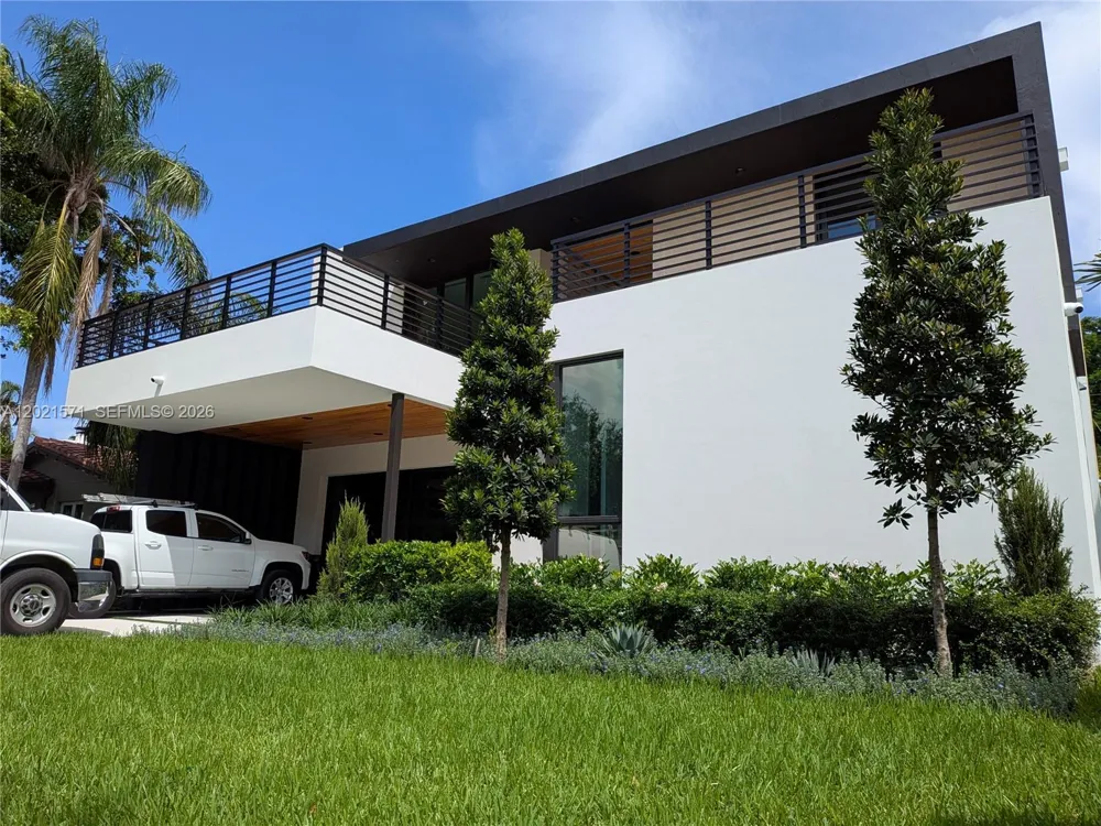 528 NE 13th Ave Fort Lauderdale, FL 33301