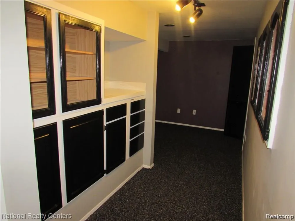 42106 Gladwin Street Novi City, MI 48167