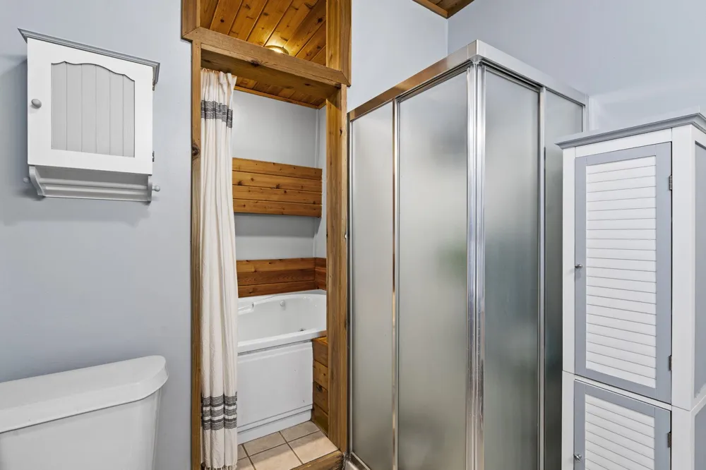 17770 Center Road Peninsula Township, MI 49686