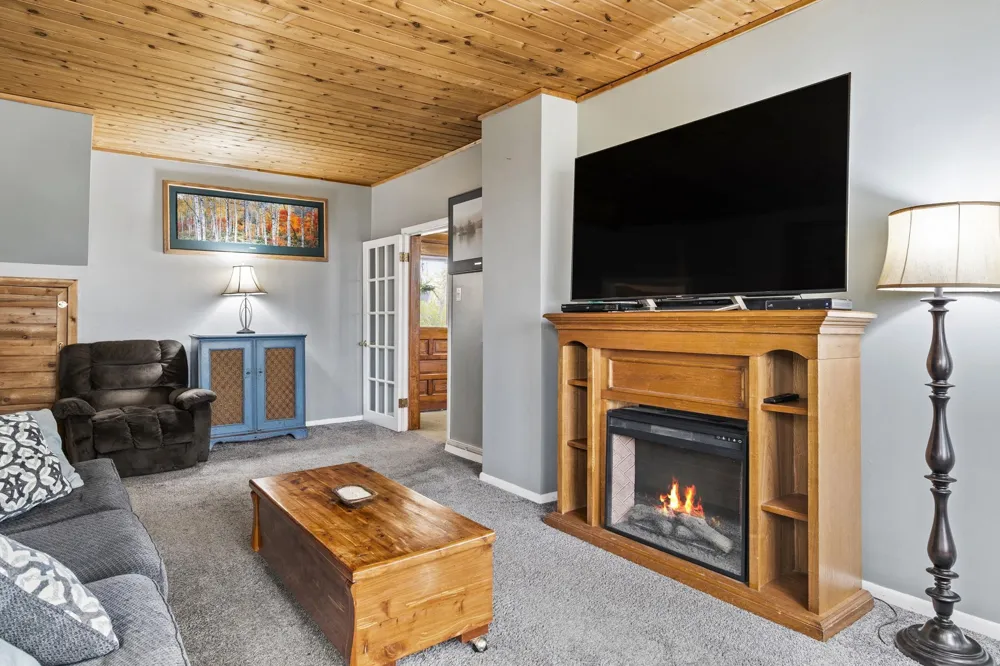 17770 Center Road Peninsula Township, MI 49686