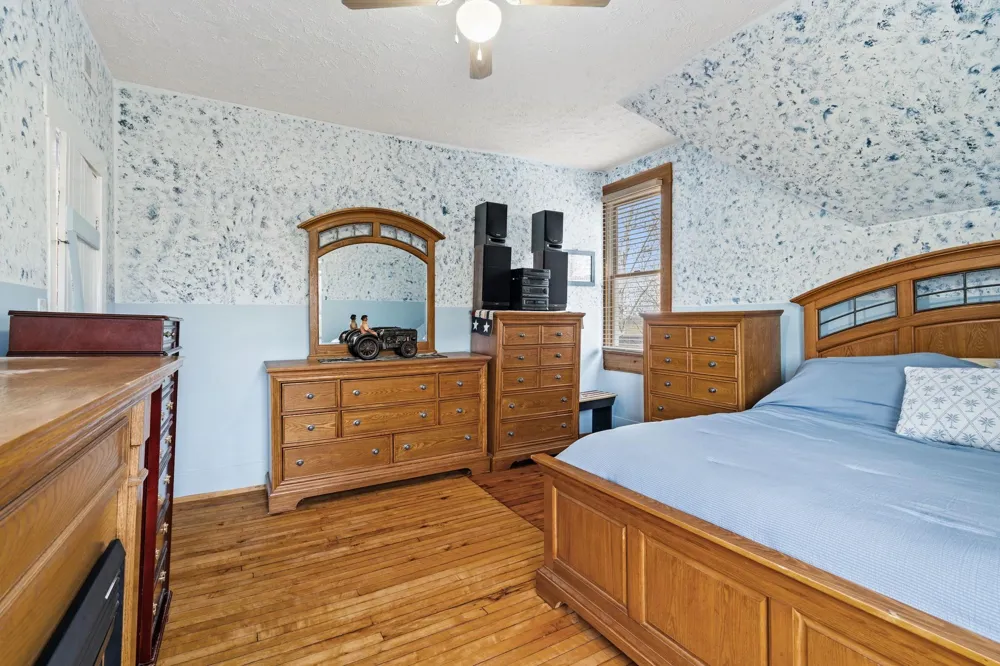 17770 Center Road Peninsula Township, MI 49686