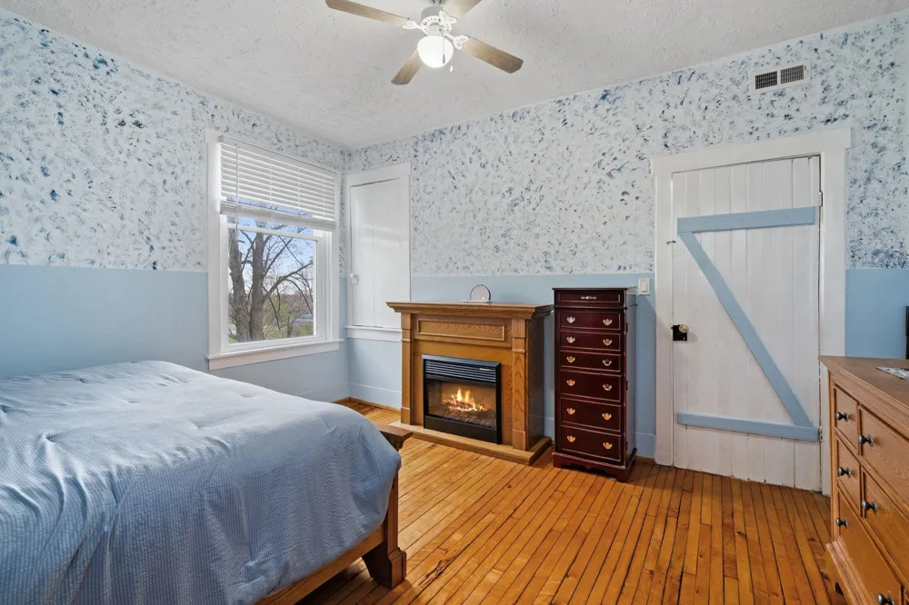 17770 Center Road Peninsula Township, MI 49686