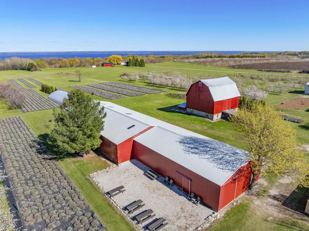 17770 Center Road Peninsula Township, MI 49686
