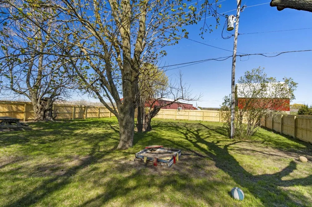 17770 Center Road Peninsula Township, MI 49686