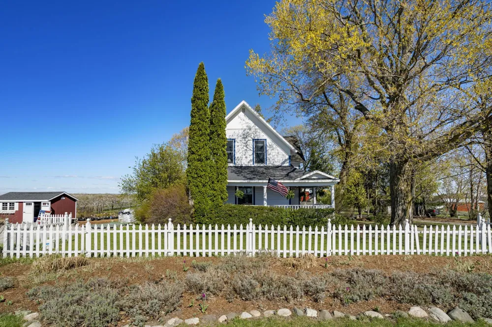 17770 Center Road Peninsula Township, MI 49686