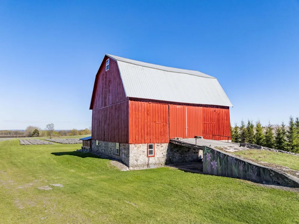 17770 Center Road Peninsula Township, MI 49686