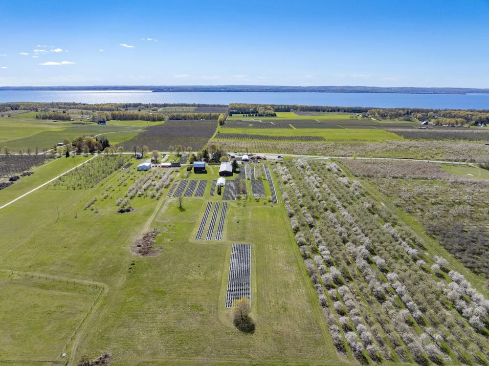 17770 Center Road Peninsula Township, MI 49686