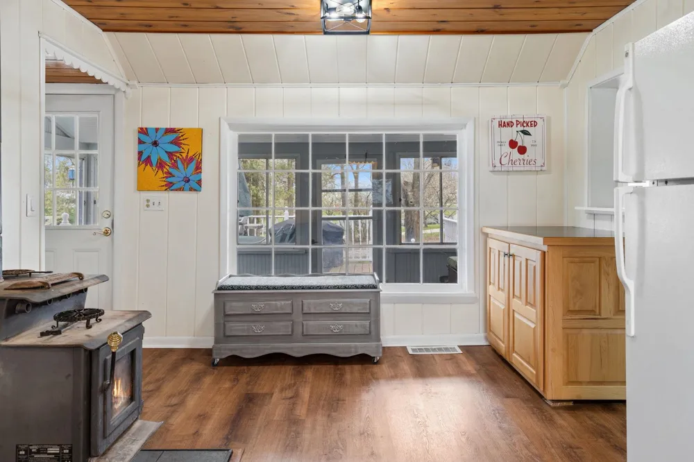 17770 Center Road Peninsula Township, MI 49686