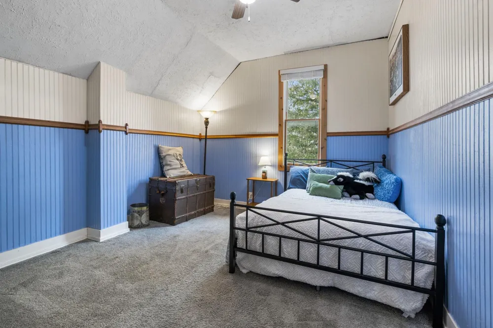 17770 Center Road Peninsula Township, MI 49686