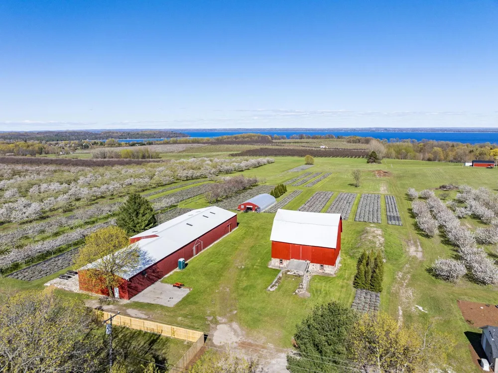 17770 Center Road Peninsula Township, MI 49686