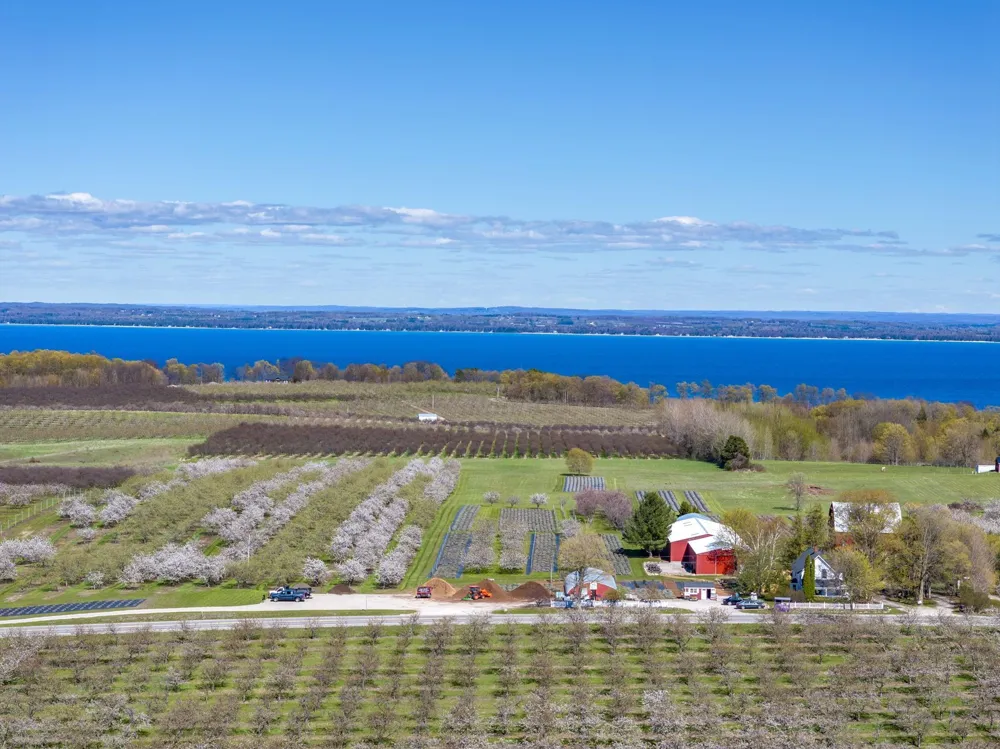 17770 Center Road Peninsula Township, MI 49686