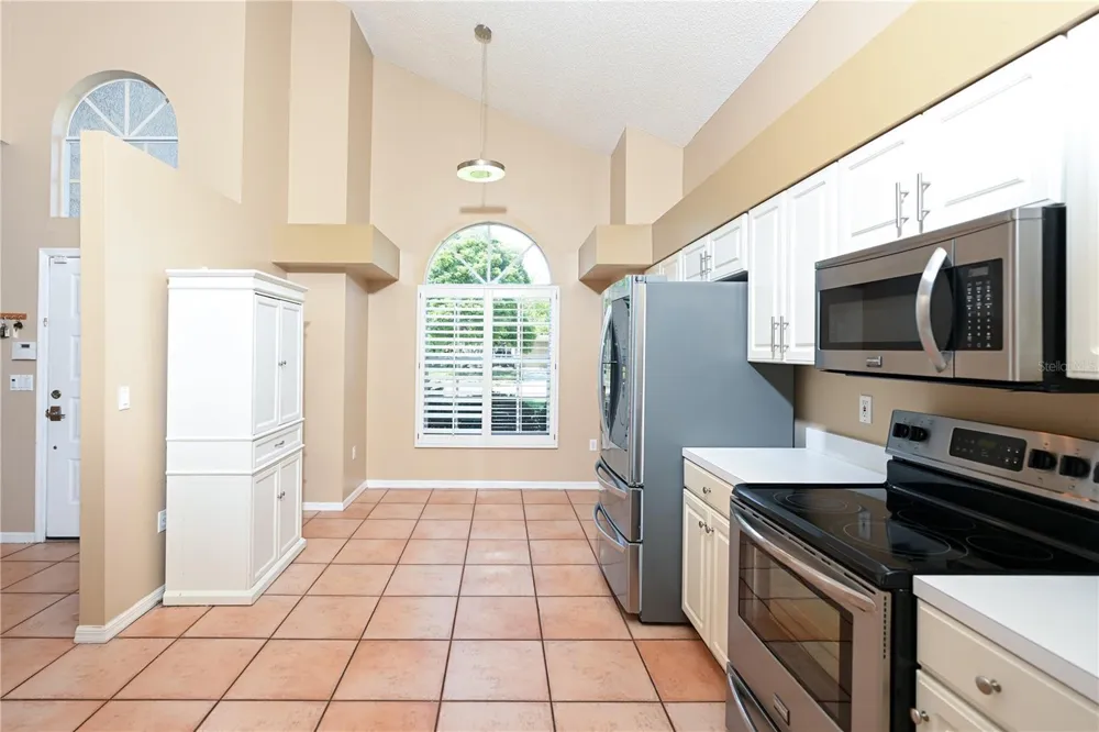 4906 AUGUSTA AVENUE Oldsmar, FL 34677
