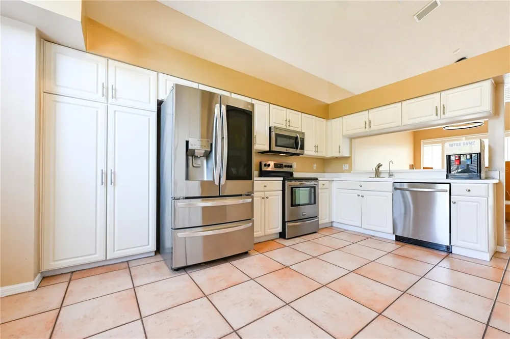 4906 AUGUSTA AVENUE Oldsmar, FL 34677