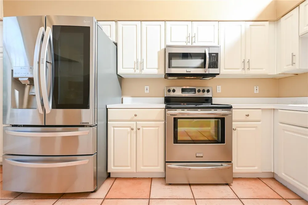 4906 AUGUSTA AVENUE Oldsmar, FL 34677