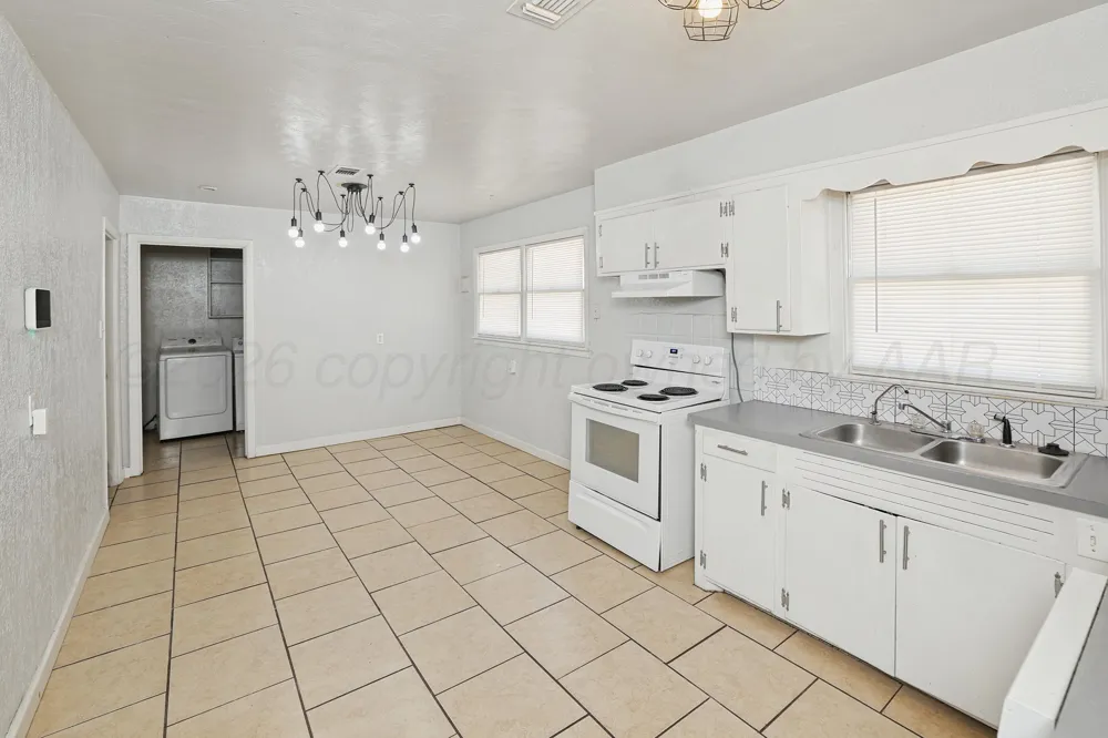 1900 WELLS STREET Pampa, TX 79065