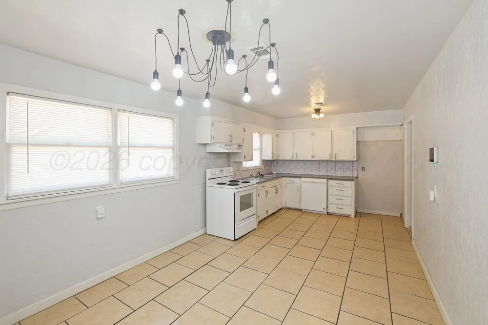 1900 WELLS STREET Pampa, TX 79065