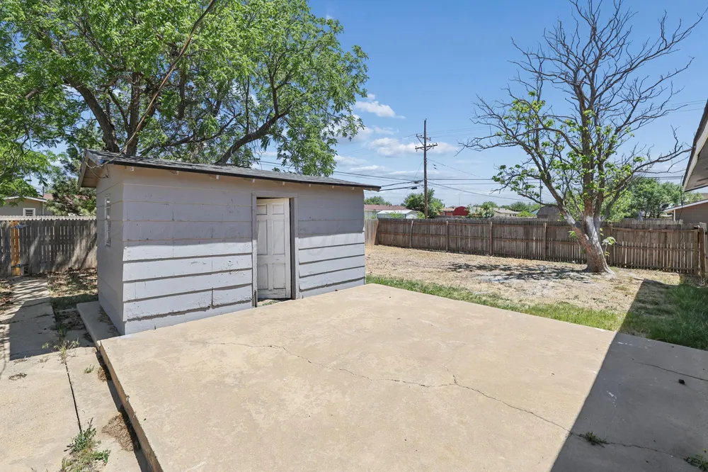 1900 WELLS STREET Pampa, TX 79065