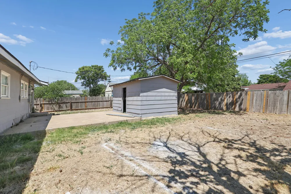 1900 WELLS STREET Pampa, TX 79065
