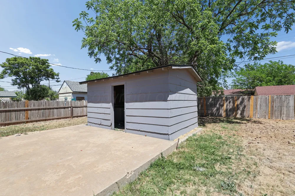 1900 WELLS STREET Pampa, TX 79065