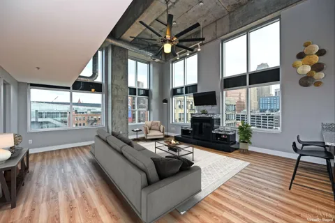 353 W Fourth Street #600