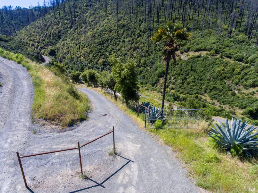 8300 St Helena Road Santa Rosa, CA 95404