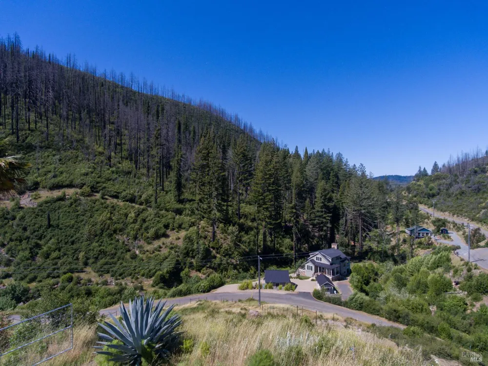 8300 St Helena Road Santa Rosa, CA 95404