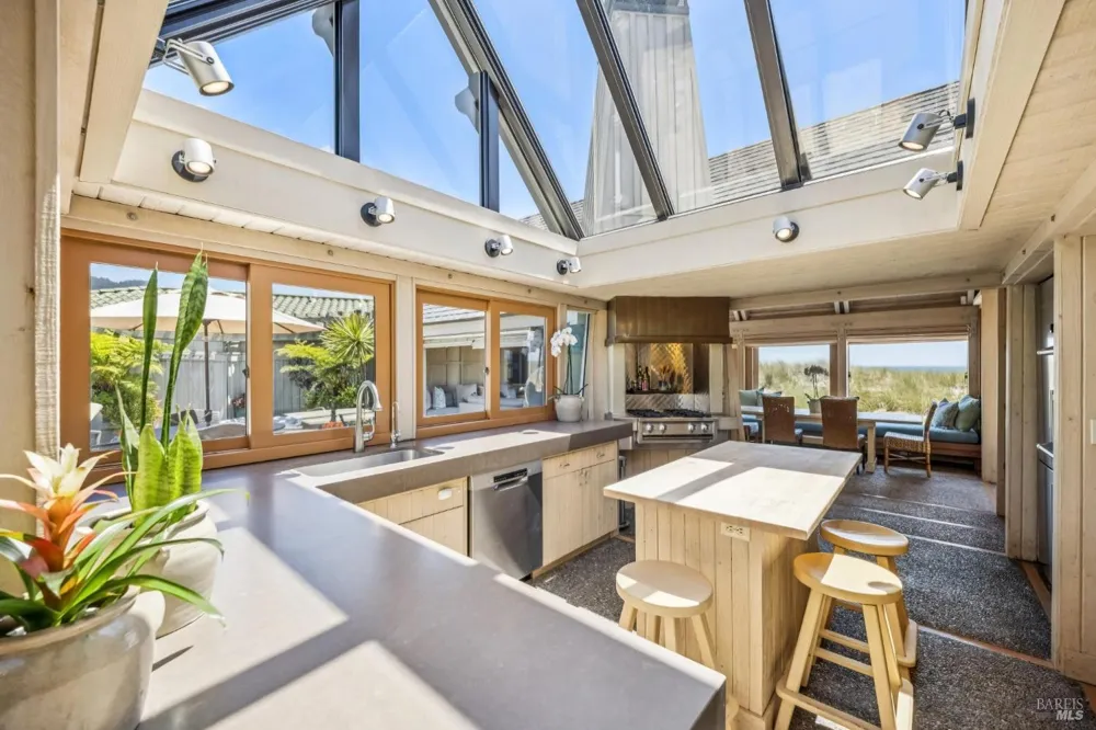 172 Seadrift Road Stinson Beach, CA 94970