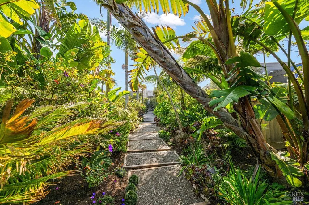 172 Seadrift Road Stinson Beach, CA 94970
