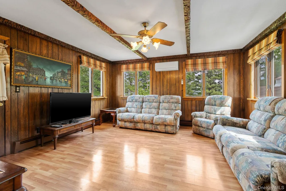 31 Highview Terrace Bloomingburg, NY 12721