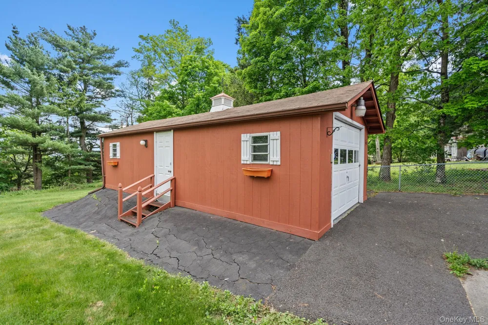 31 Highview Terrace Bloomingburg, NY 12721