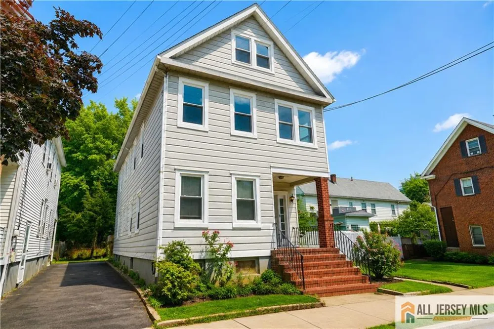 105 Louis Street