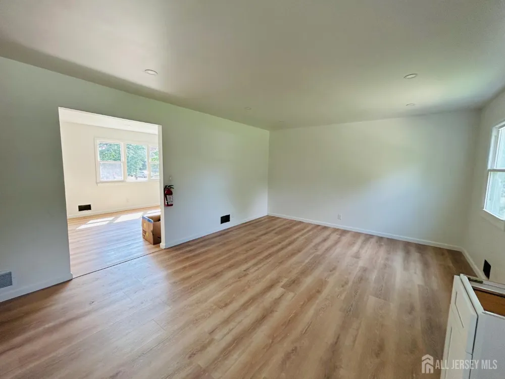 18 Millstone Road Franklin, NJ 08873