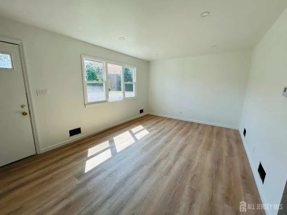18 Millstone Road Franklin, NJ 08873