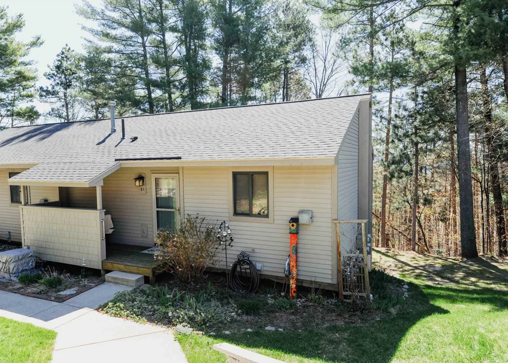 11255 E Fort Road Suttons Bay Township, MI 49682