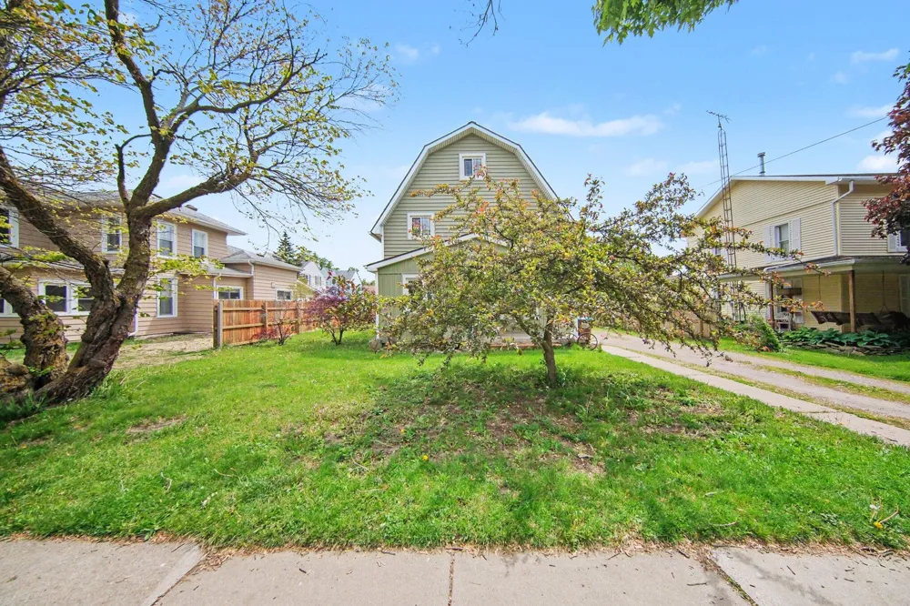 264 Ypsilanti Street Dundee, MI 48131