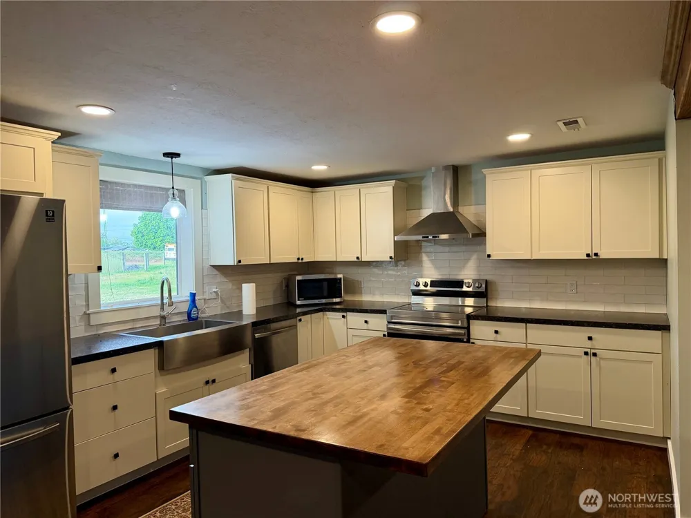 230 NW Watson Street Creston, WA 99117