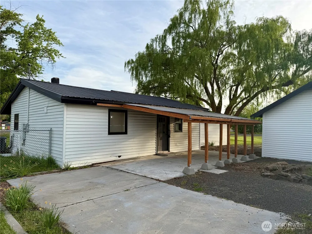 230 NW Watson Street Creston, WA 99117
